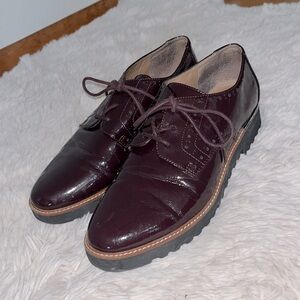 Franco Sarto Women’s Burgundy Patent Leather Oxford shoes; Size 8.5 GUC